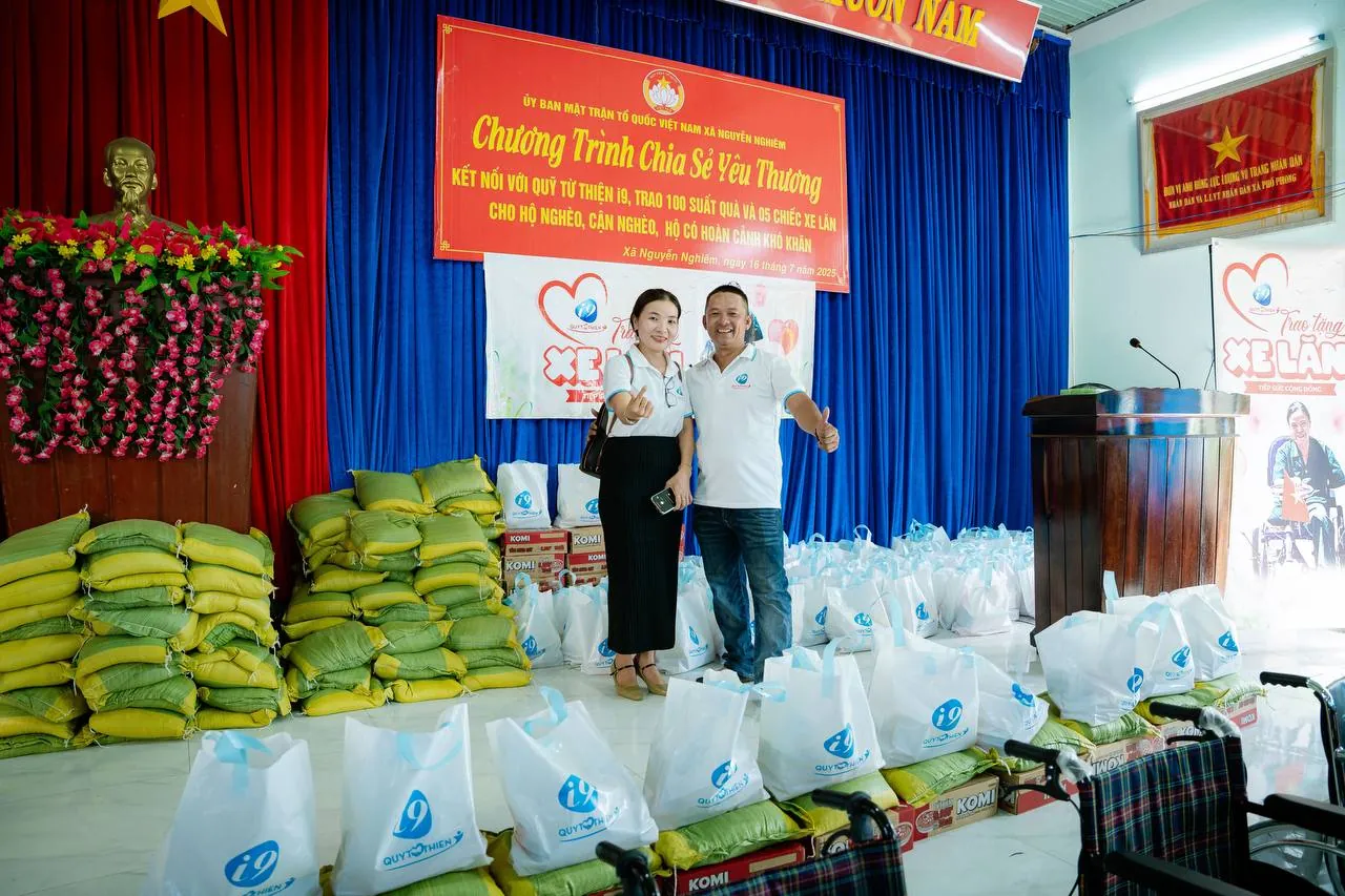 Biểu tượng hỗ trợ khách hàng 24/7