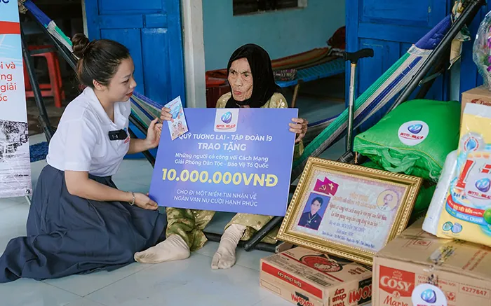 Đội ngũ hỗ trợ khách hàng chuyên nghiệp 24/7 của win999, sẵn sàng giải đáp mọi thắc mắc về cá cược trực tuyến và ưu đãi đăng ký 188k.